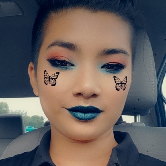 ❤ Meet your Posher, Carolyn❤ - Picture 2 of 7